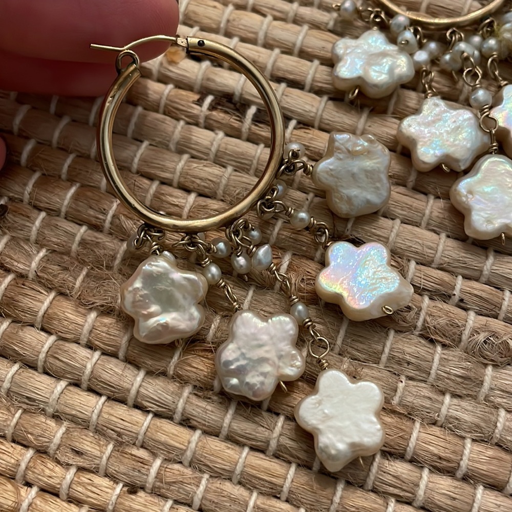 Vintage handmade dangle earrings - gold and pearls